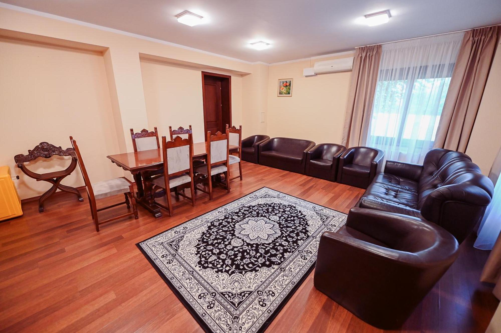 Conacul Domnesc Hotel Scheia Buitenkant foto